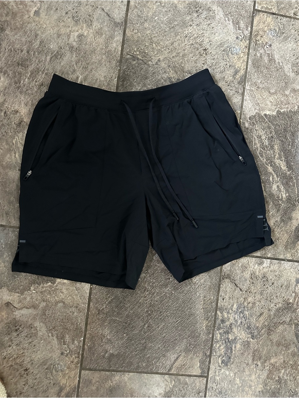 Black Men’s Lululemon License to Train Linerless Short size Large
